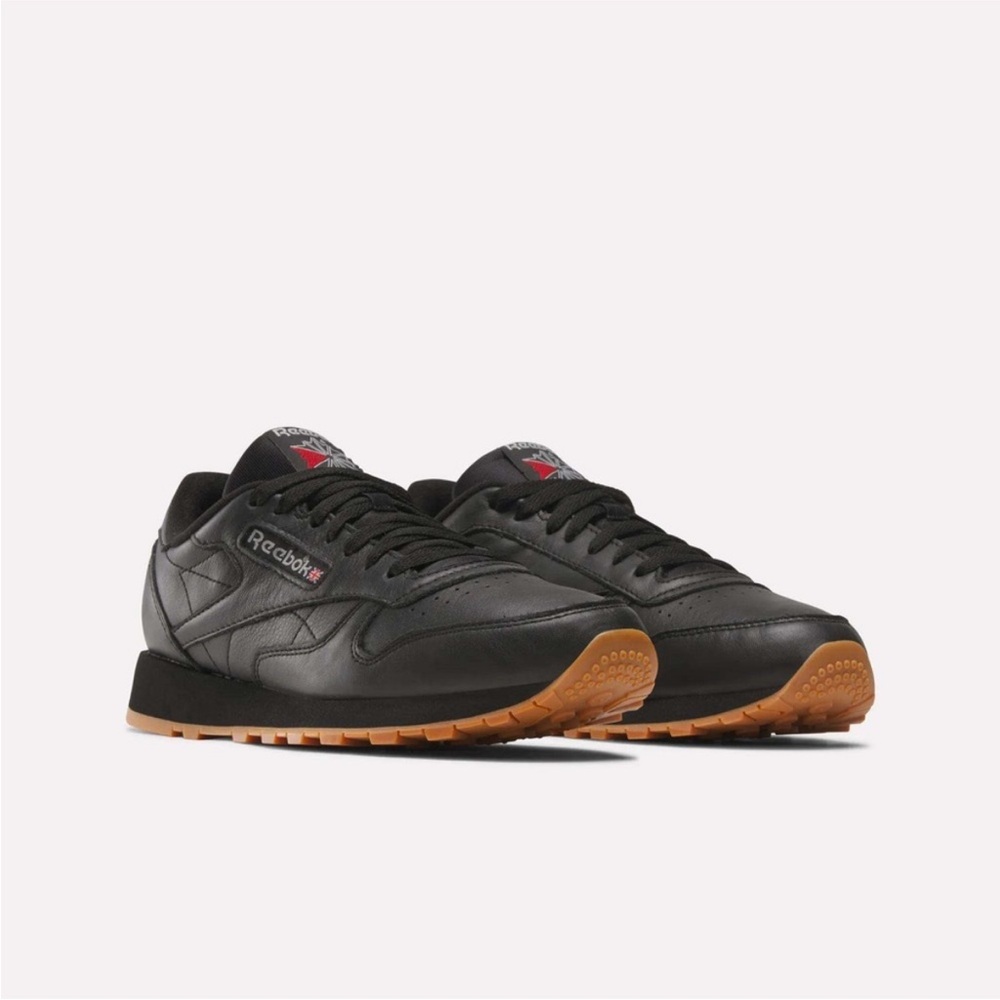 Reebok Sneakers Womens Size 7.5 Black Leather Gum Sole Classic
